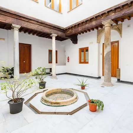 Con Patio Junto A La Catedral By Ap