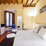 Con Patio Junto A La Catedral By Ap Apartament Toledo
