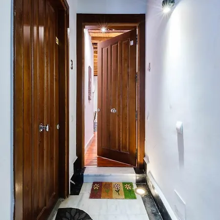 Apartment Con Patio Junto A La Catedral By Ap *