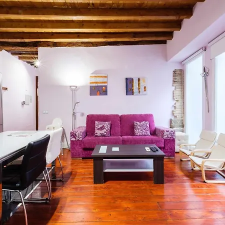 Con Patio Junto A La Catedral By Ap Toledo