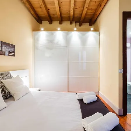 Con Patio Junto A La Catedral By Ap *