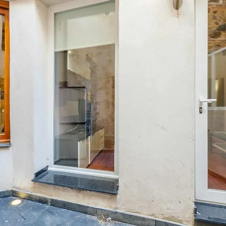 Apartamento Con Patio Junto A La Catedral By Ap